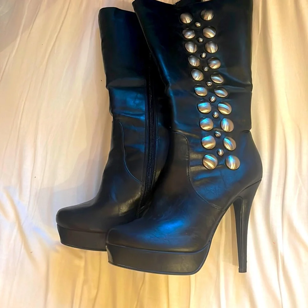 Black studded platform sexy boots size 7.5M